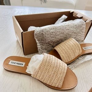 Steve Madden Raffia Slides in size 6.5. New in box